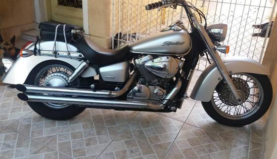 HONDA SHADOW 750 